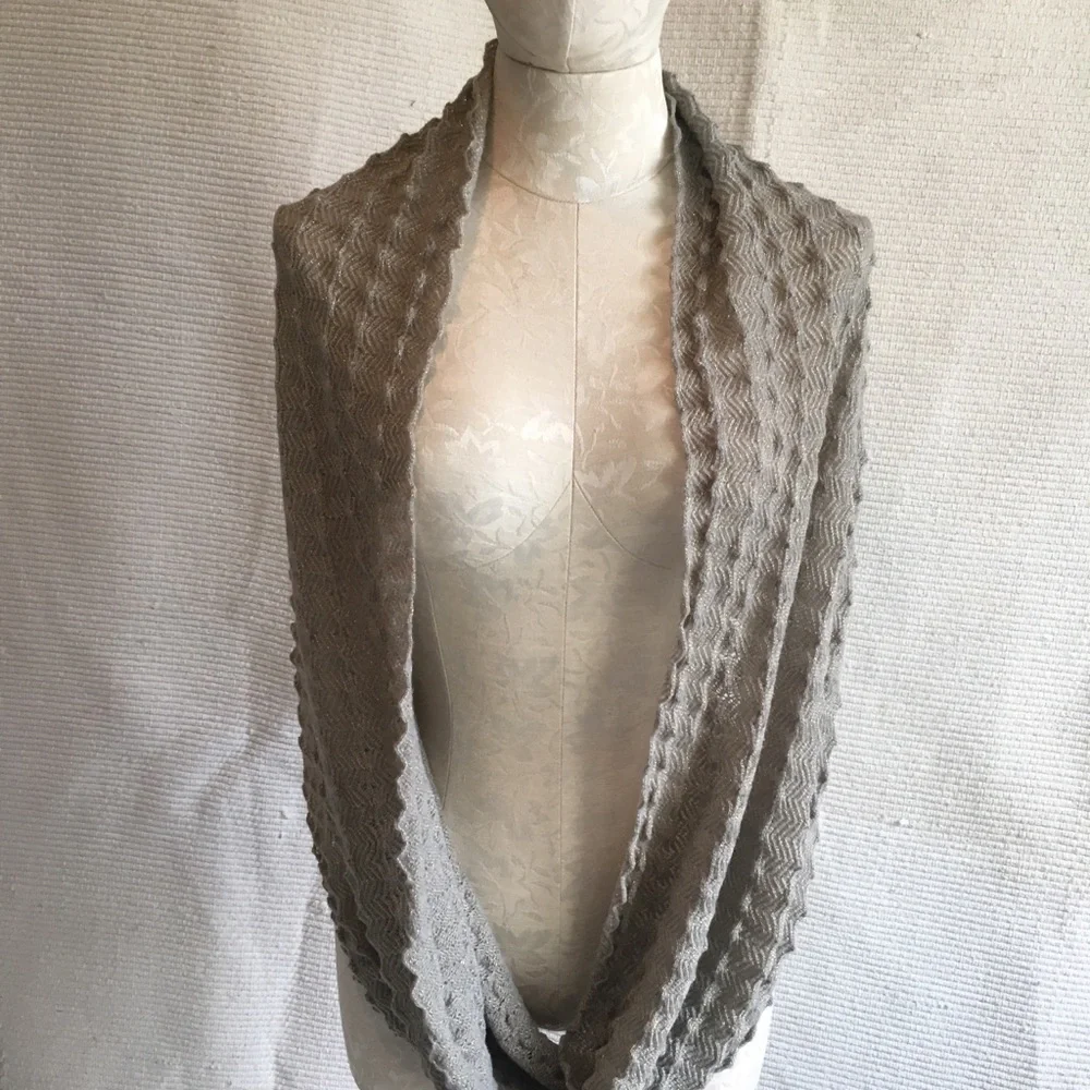 Anthropologie Infinity Scarf Echo The Tube Crochet NWT Grey Tan Neutral
